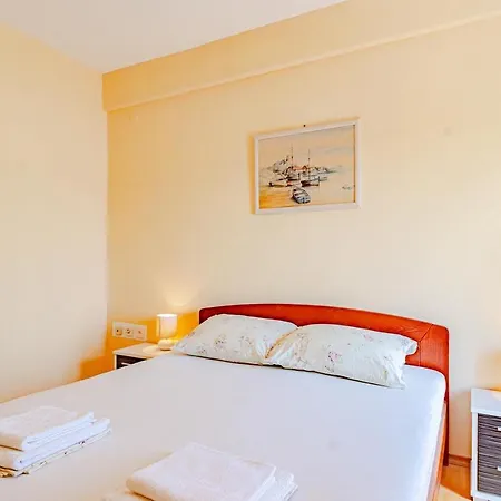 By The Sea - 10051 Корчула