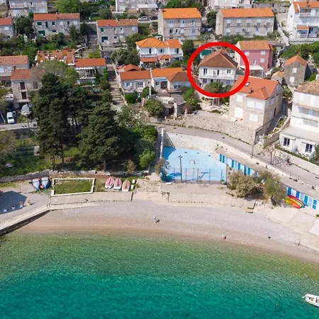 Apartment By The Sea - 10051 *