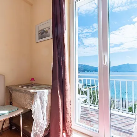 Apartment By The Sea - 10051