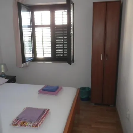 Apartment By The Sea - 10051